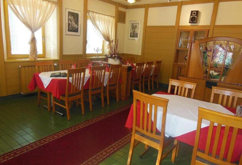 اتاق استاندارد سه نفره, Pri Belokranjcu