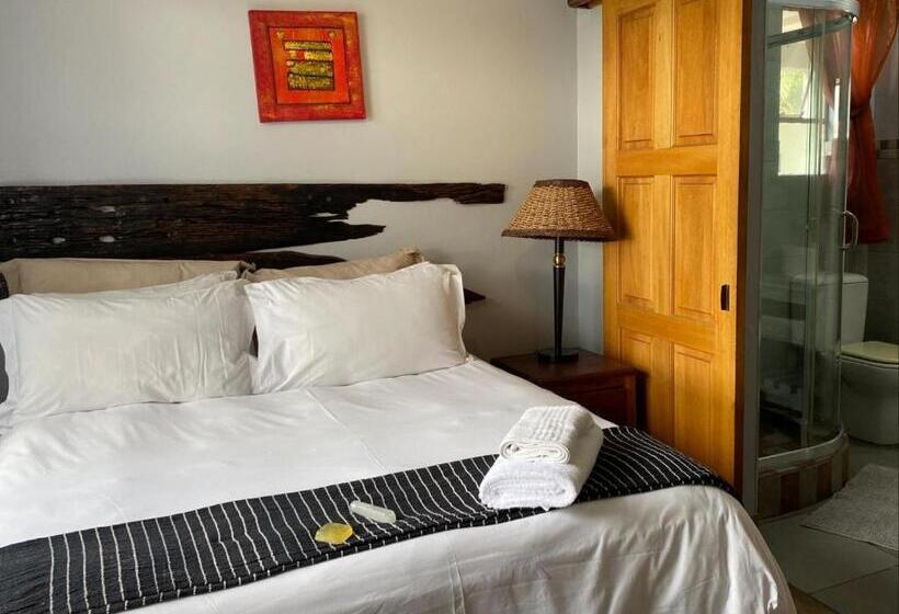 Номер Стандарт, Africa Footprints Guest House
