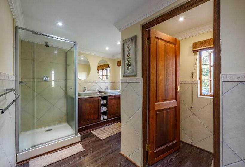 Семейный Номер, Country Lane Lodge