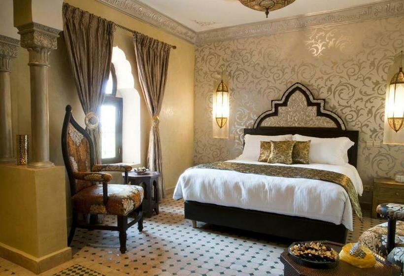 Номер Deluxe, Le Temple Des Arts