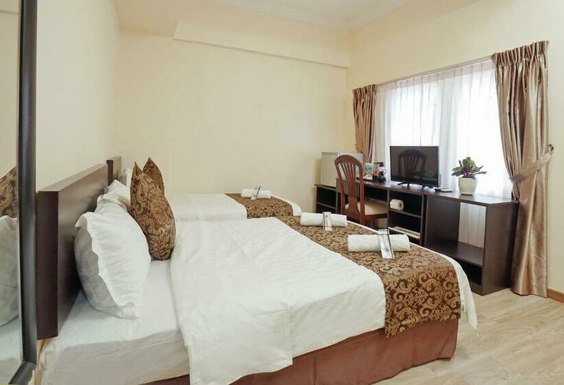 اتاق لوکس خانوادگی, Rj Hotel Kulai