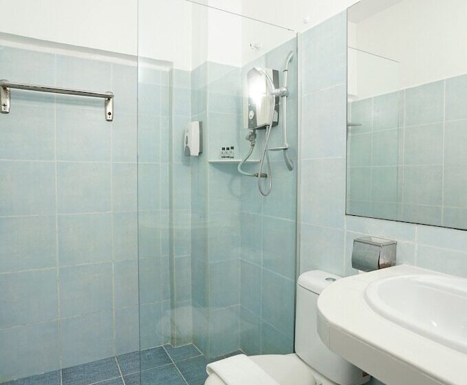 اتاق لوکس خانوادگی, Rj Hotel Kulai