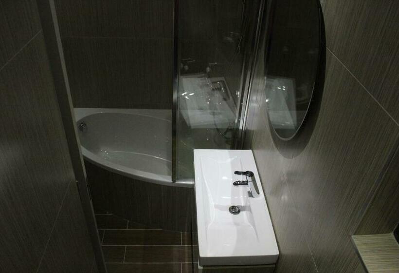 디럭스 룸, Travel Lodge