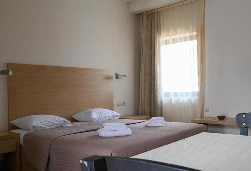 Студио Стандарт Вид на Бассейн, Creteco Hotel & Suites