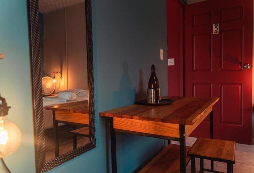 Номер Стандарт Четырехместный Совместный Санузел, Bodhi Hostel & Lounge