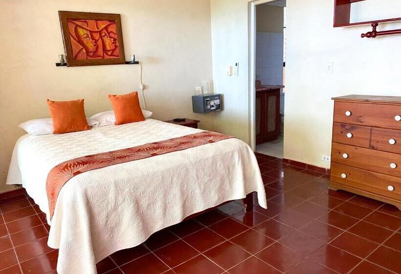 Quarto Estandar Cama King, Alegria