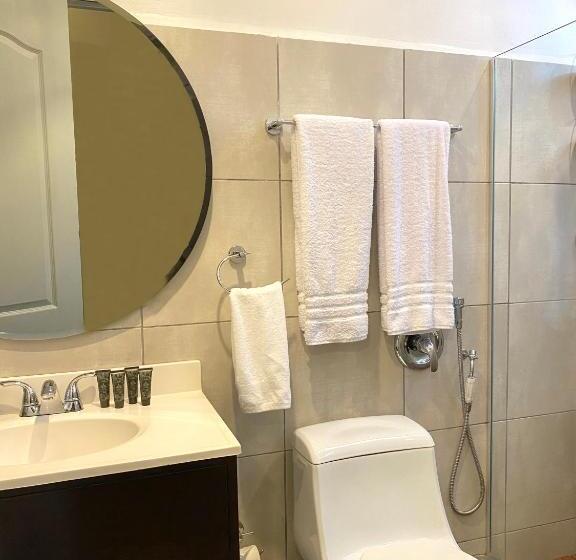 חדר סטנדרט לארבעה, Magnolia Inn