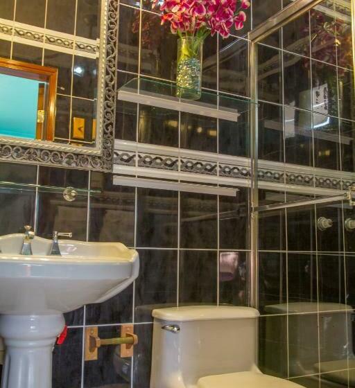 اتاق لوکس با تخت بزرگ, Sea Eye Hotel   Tropical Building