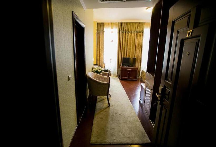 سوئیت جونیور خانوادگی, Allureinn Hotel And Spa