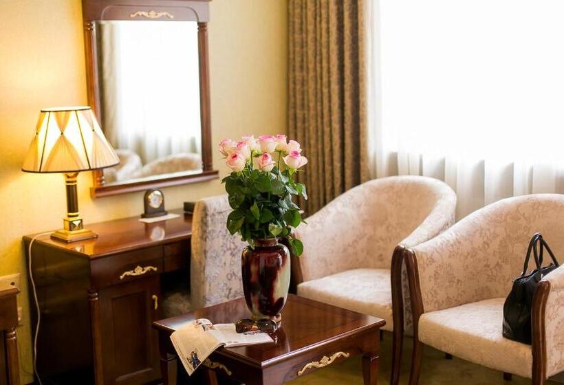 סוויטת ג'וניור נוף לעיר, Allureinn Hotel And Spa