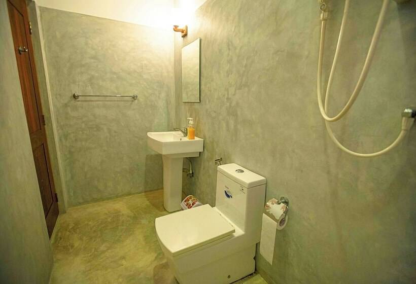 اتاق استاندارد با چشم‌انداز استخر, Arcadia Resort