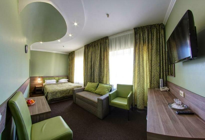 Полулюкс, Resort Hotel Karpaty