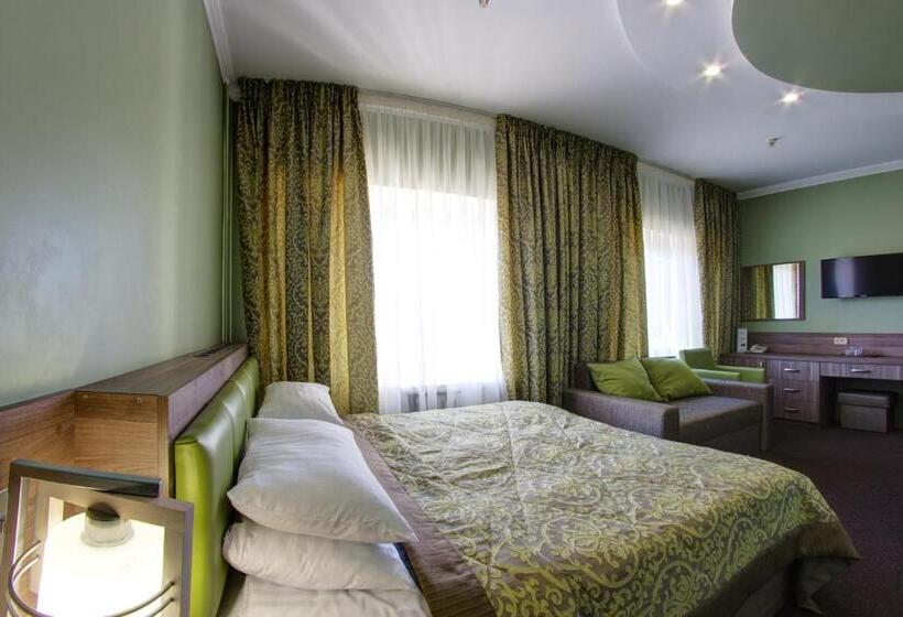 Полулюкс, Resort Hotel Karpaty