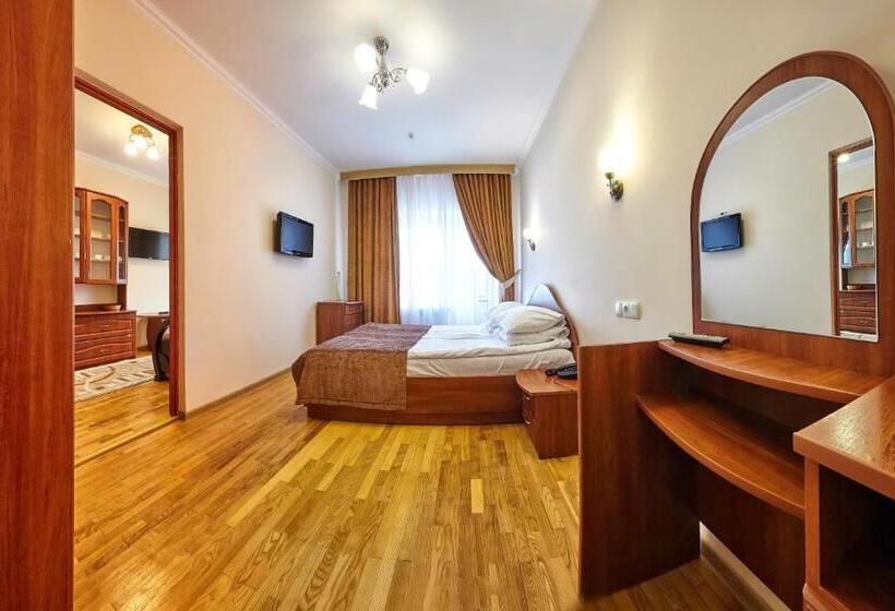 Люкс, Resort Hotel Karpaty