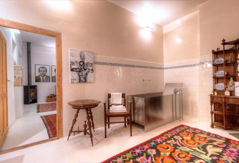 Номер Deluxe, Chateau Třebešice