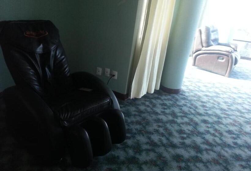 سوییت لوکس, Eden by Bluebay