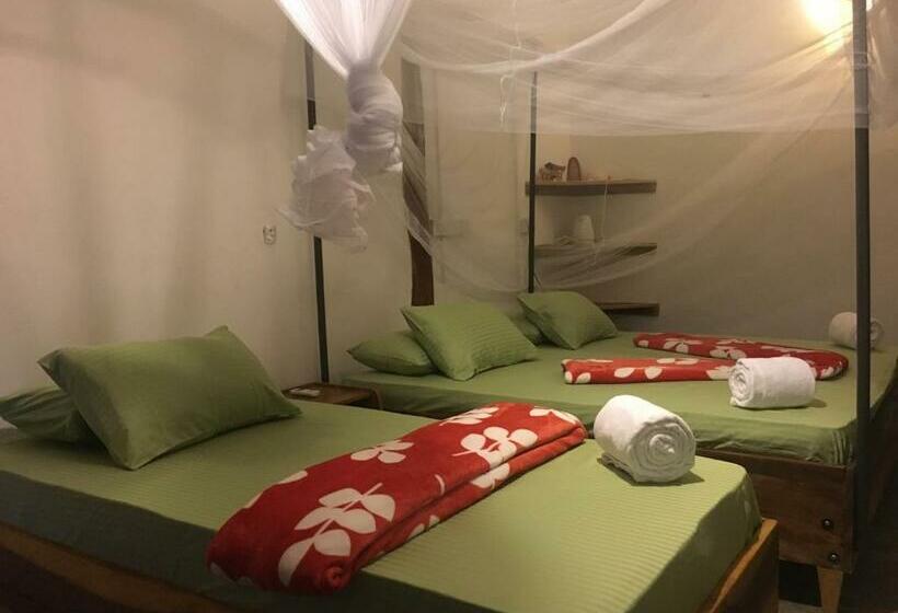 سوییت خانوادگی, Garden Cottage Arugambay