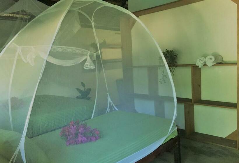 اتاق استاندارد سه نفره, Garden Cottage Arugambay