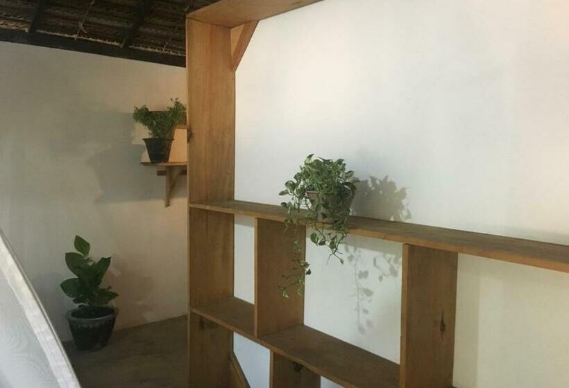 اتاق استاندارد سه نفره, Garden Cottage Arugambay