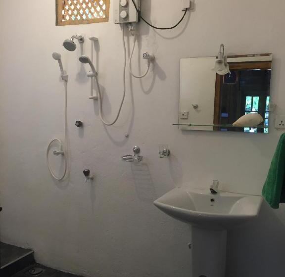 سوییت خانوادگی, Garden Cottage Arugambay