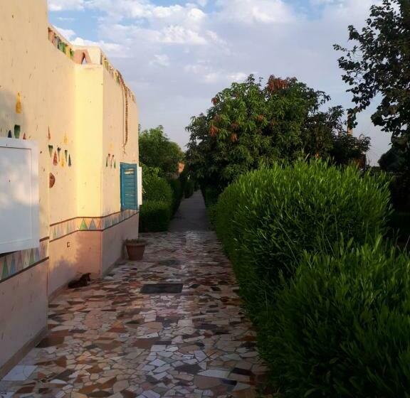 ویلای استاندارد با چشم‌انداز باغ, Al Baeirat