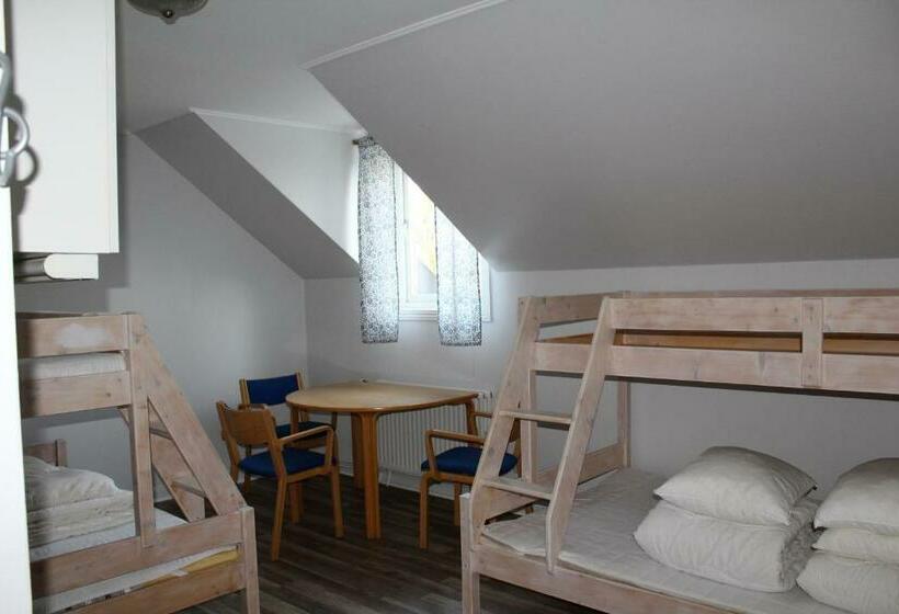 חדר בסיסי לארבעה, Trosa Vandrarhem