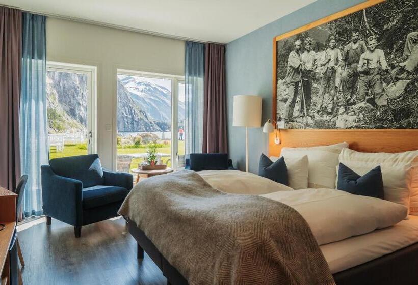 Номер Стандарт Вид на Море, Valldal Fjordhotell   By Classic Norway Hotels