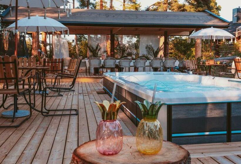 Студио Базик, Woodstock B & B Studios