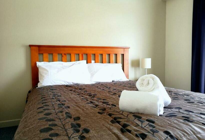 침실 2개 아파트, 45 On Avenal Motel
