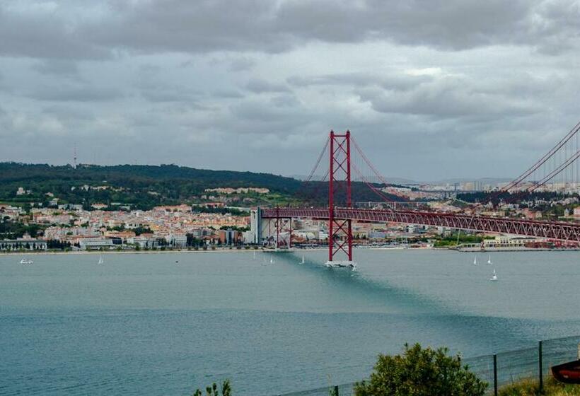 共用房间的床, Hi Almada  Pousada De Juventude