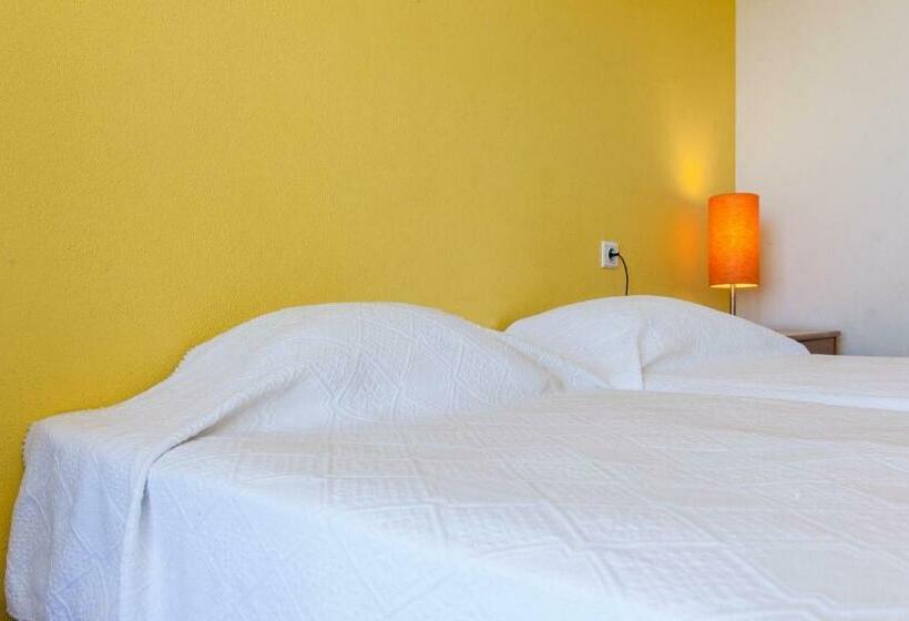 Quarto Estandar para Deficientes Físicos, Hi Almada  Pousada De Juventude