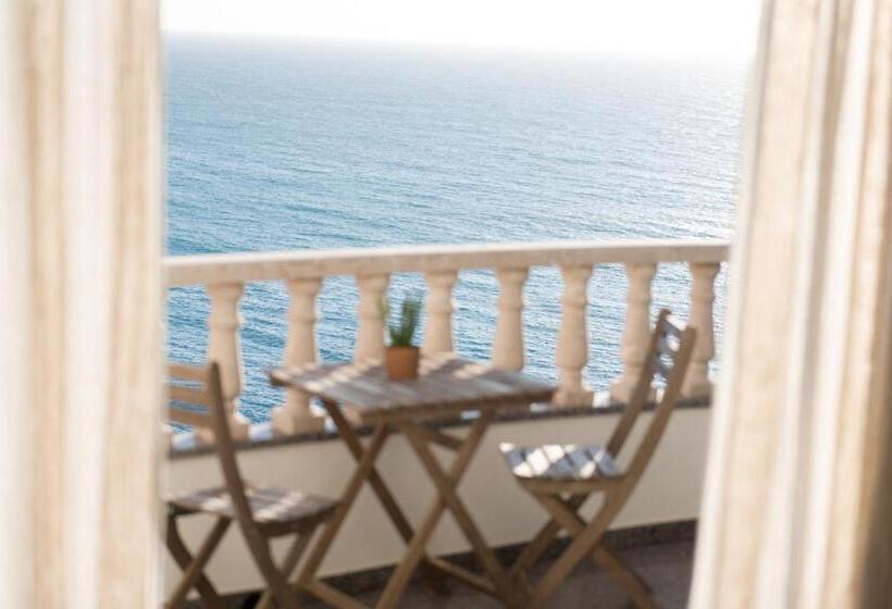 オーシャンビュースイート, Laneez Ericeira Surf House