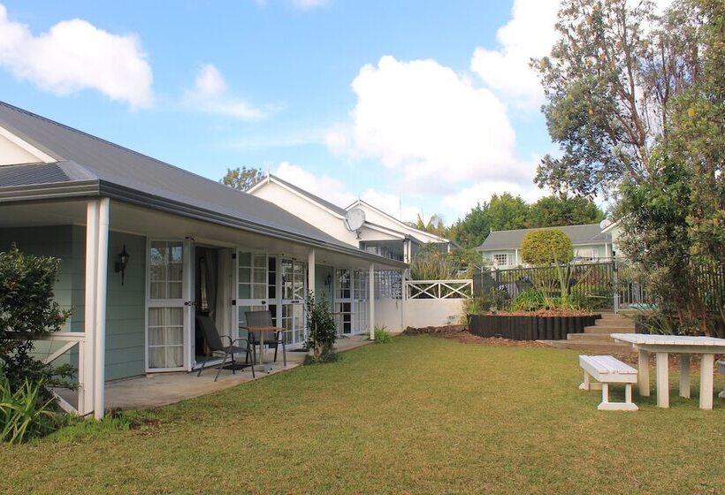 Студия Стандарт, Ash Grove Boutique Motel