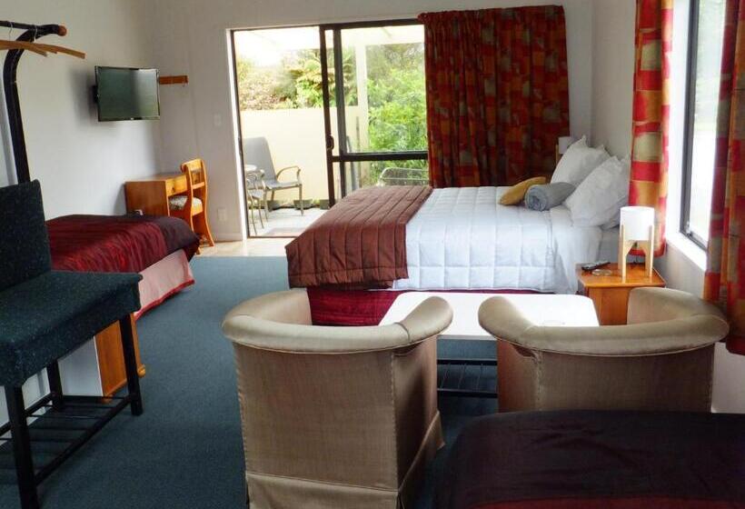 Quarto Quádruplo Estandar, Ropatinis Bed & Breakfast