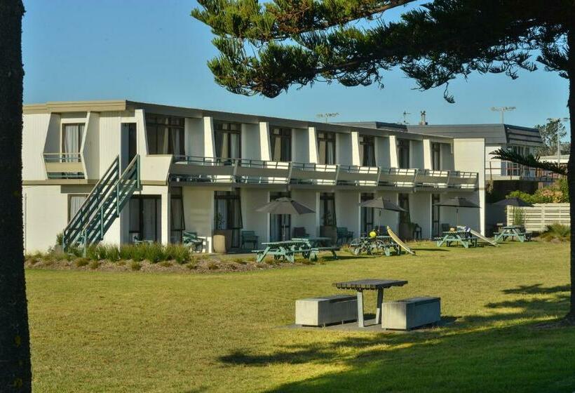 Апартаменты 1 Спальня Нижний Этаж, Whispering Sands Beachfront Motel