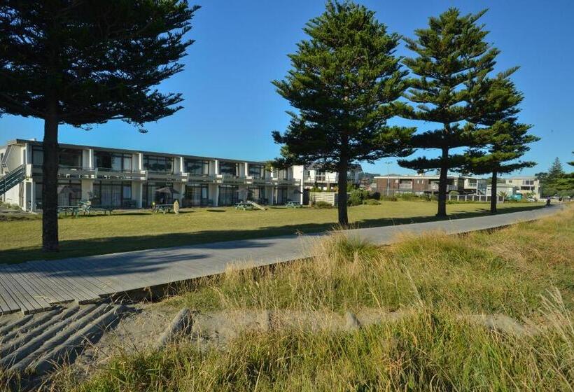 Апартаменты 2 Спальни, Whispering Sands Beachfront Motel