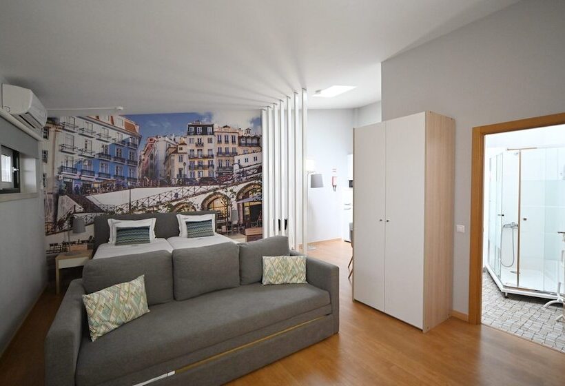 Escritório Estándar, Famous Crows Lisbon Suites