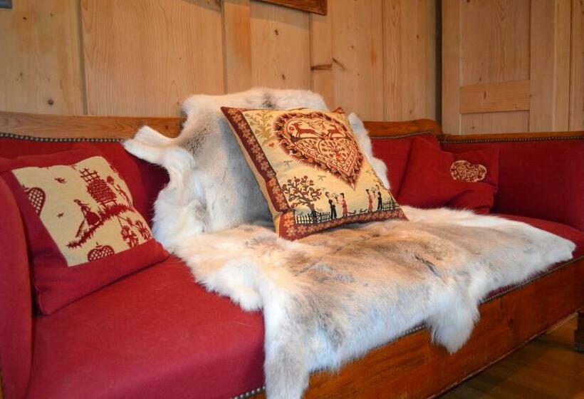سوییت با چشم‌انداز کوه, B&b Rosaly