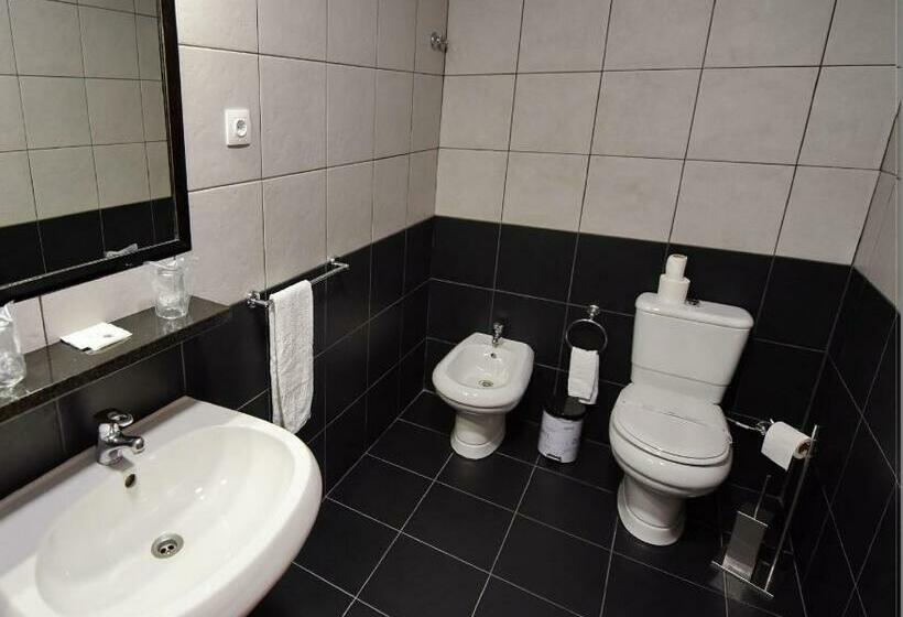 غرفة قياسية ثلاثية, Horta D Alva