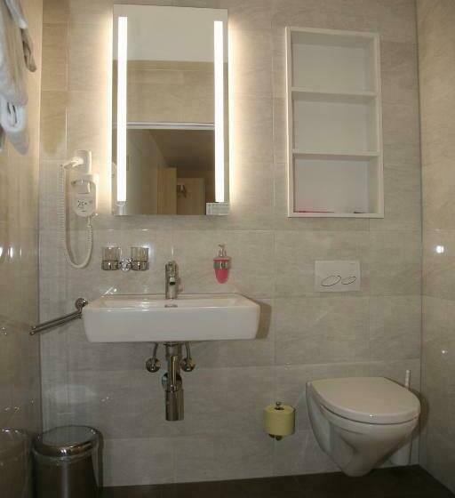 Quarto Familiar, Gasthaus Post