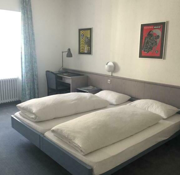Номер Стандарт, Hôtel De France