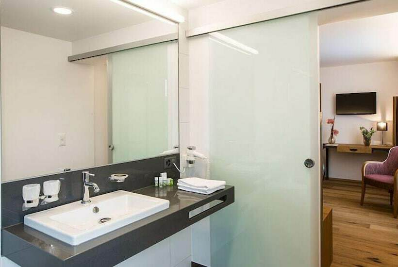 Полулюкс, Romantik Hotel Le Vignier