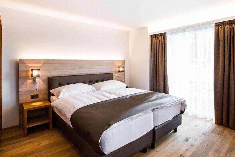 Номер Стандарт Вид на Озеро, Romantik Hotel Le Vignier