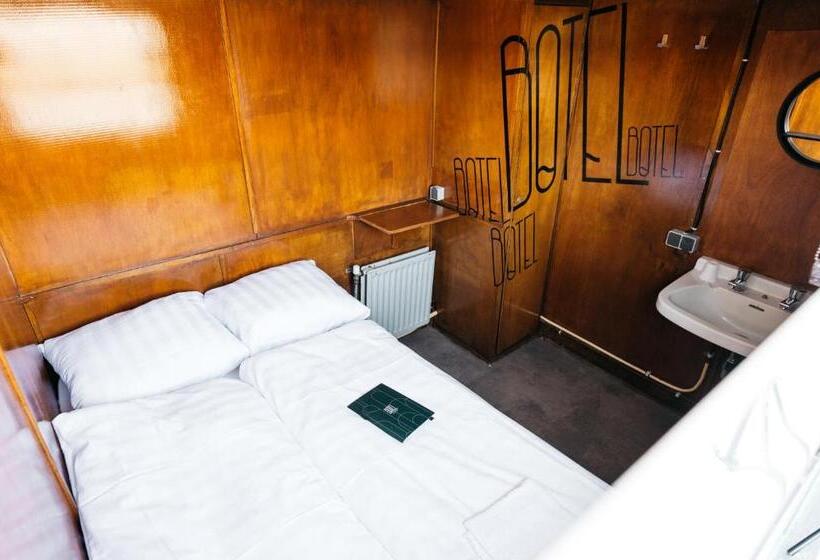 Quarto Estandar Banheiro Compartilhado, Botel Maastricht