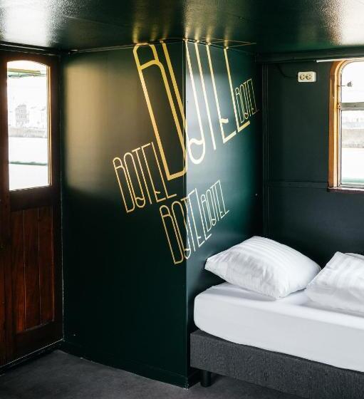 Quarto Familiar Banheiro Compartilhado, Botel Maastricht
