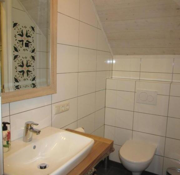 غرفة قياسية مطلّة علي الحديقة, De Hoestinkhof