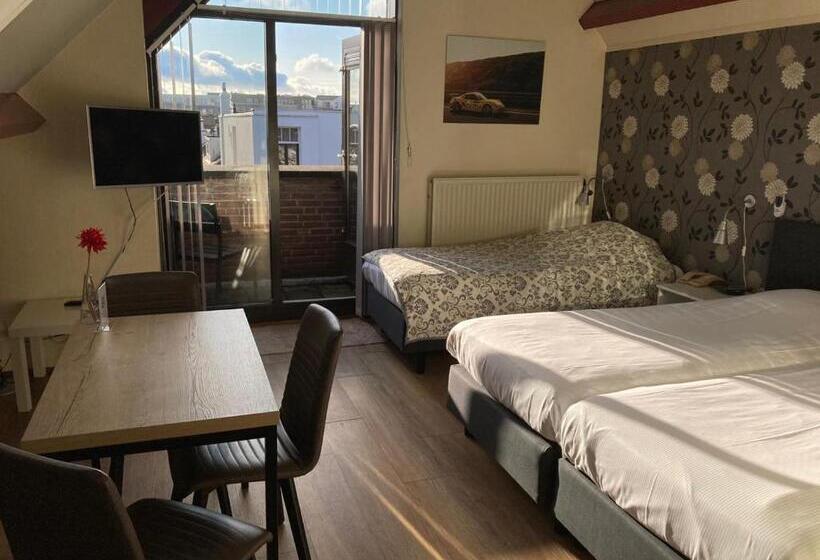 Standard Triple Room with Balcony, Faber
