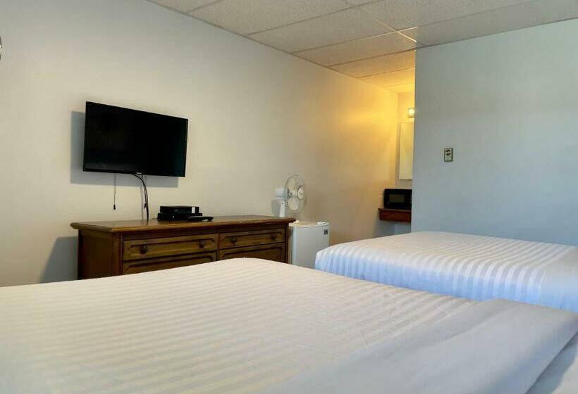 Номер Стандарт 2 Двуспальные Кровати, Departure Bay Motel