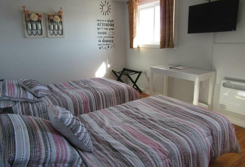 スタンダードルーム, Hostellerie Du Suroît