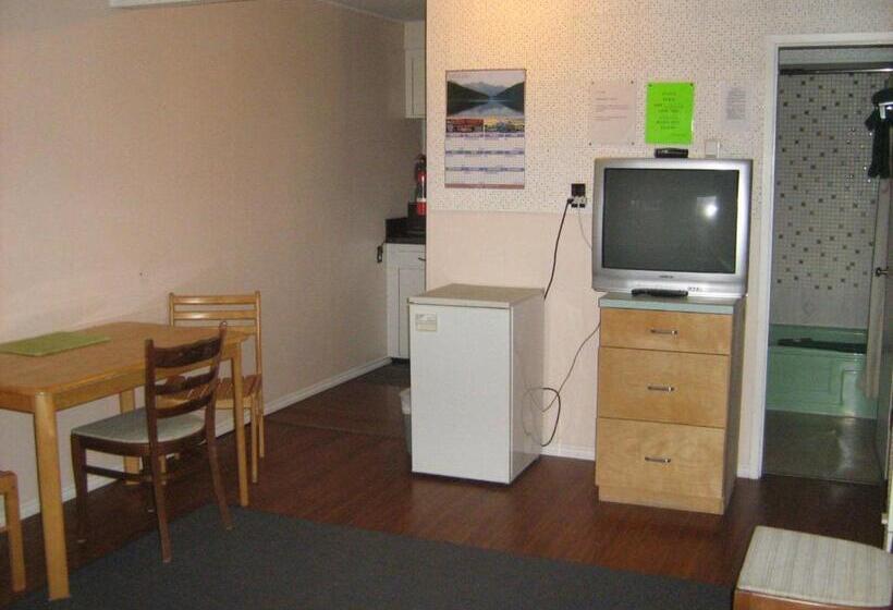 Апартаменты 2 Спальни, Airport Inn